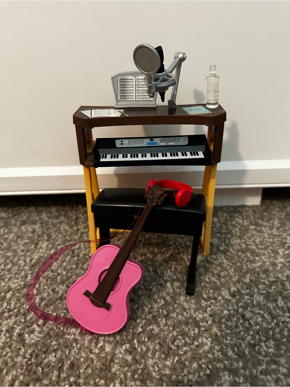 Barbie piano keyboard, guitar and accessories